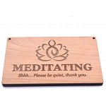 OriginDesigned Holzschild mit Gravur Do Not Disturb zum Aufhängen für Entspannung Yoga Zuhause Übung Kirsche